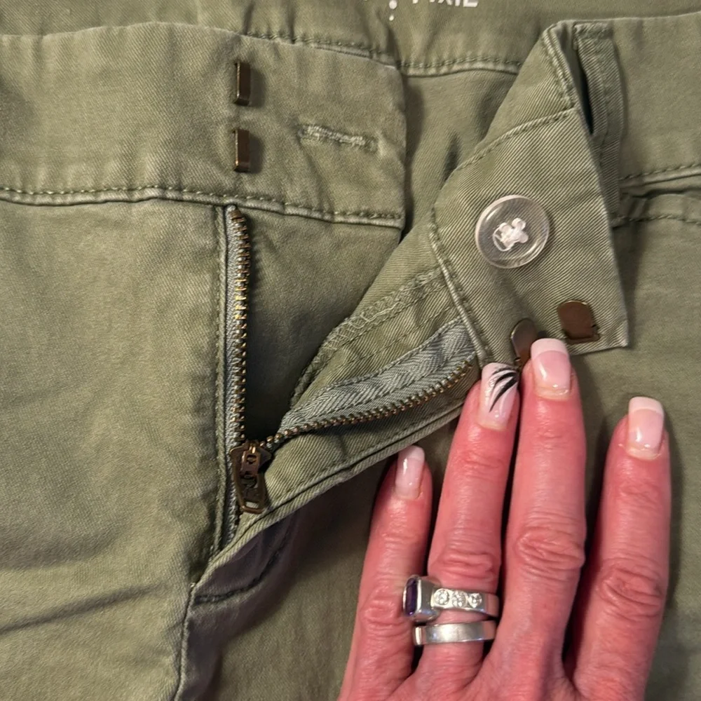 Old Navy Pixie Women's Green Cargo Shorts-6
